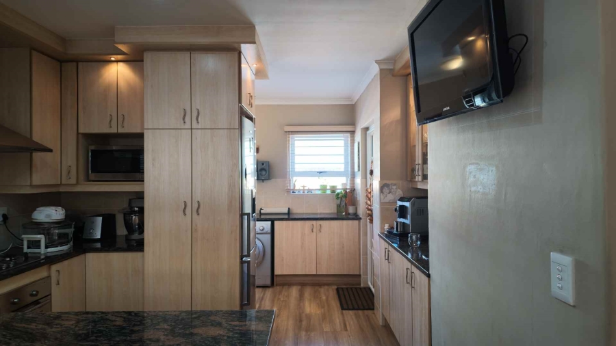 To Let 2 Bedroom Property for Rent in Oostersee Western Cape